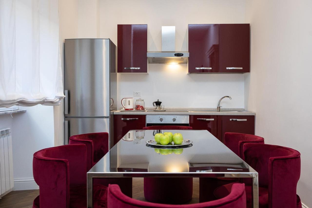 Spa Apartment Via Barberini Roma Exterior foto