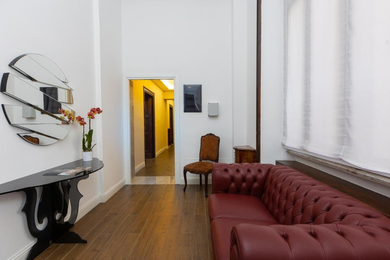 Spa Apartment Via Barberini Roma Exterior foto